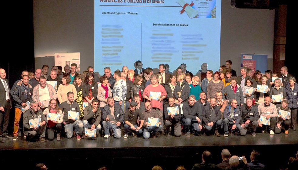120 gardiens et employés d’immeubles reçoivent le diplôme d’ange gardien